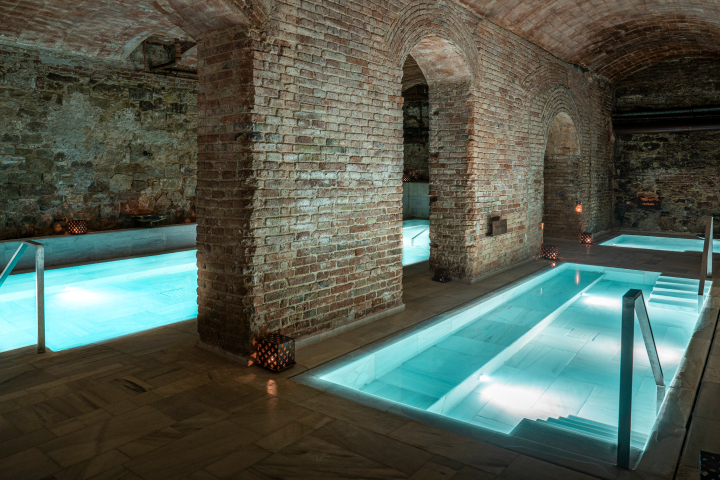 Couples Escape | AIRE Ancient Baths